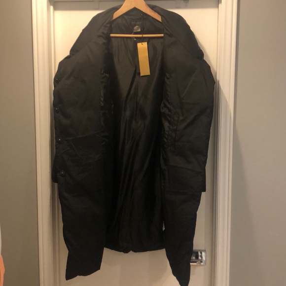 DKNY Women’s Down Puffer - Never Worn - Picture 4 of 5